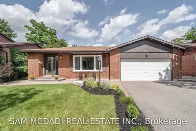 2958 Saint Malo Circle, Mississauga, ON L5N 1S9