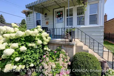 1023 East Avenue, Mississauga, ON L5E 1W7