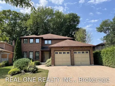 4262 Renoak Court, Mississauga, ON L5C 4K1