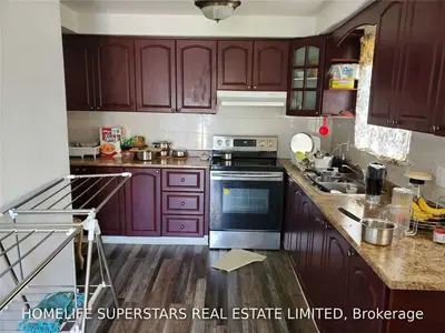 980 Blairholm Avenue, Mississauga, ON L5C 1G4