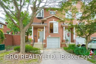 1591 South Parade Court 63, Mississauga, ON L5M 6G1