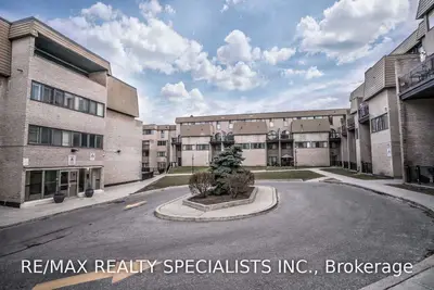 2095 Roche Court 171, Mississauga, ON L5K 2C8