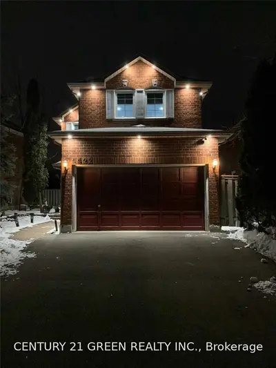 4422 Violet Road Upper, Mississauga, ON L5V 1K1
