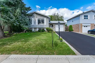 2471 Yarmouth Crescent, Oakville, ON L6L 2M9
