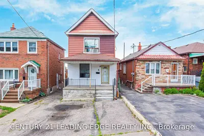 4 Kirknewton Road, Toronto W03, ON M6E 3Y1