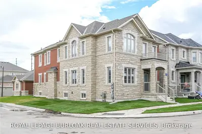 4076 Hillsborough Crescent, Oakville, ON L6H 3P8