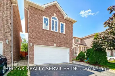 5264 Heatherleigh Avenue, Mississauga, ON L5V 1Z9