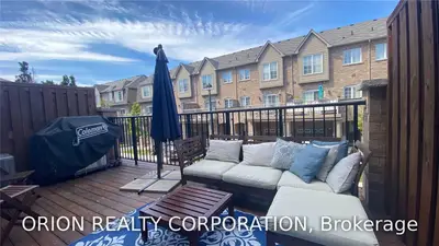3185 Boxford Crescent 3, Mississauga, ON L5M 0X1