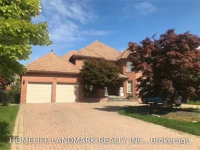 2255 Glen Oaks Boulevard, Mississauga, ON L5H 4H5