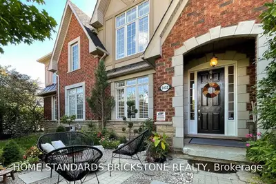 3432 Eglinton Avenue W, Mississauga, ON L5M 7P2