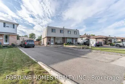 7757 Priory Crescent, Mississauga, ON L4T 3H6