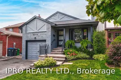 4095 Stonemason Crescent, Mississauga, ON L5L 2Z6