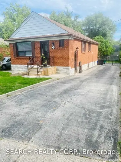 130 Prince Charles Drive Lower, Oakville, ON L6K 2C9