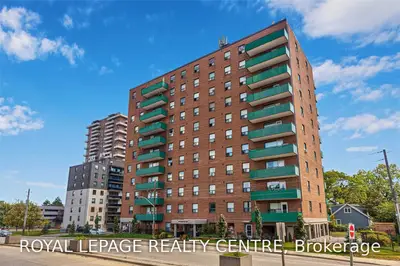 49 Queen Street E 204, Mississauga, ON L5G 4N6