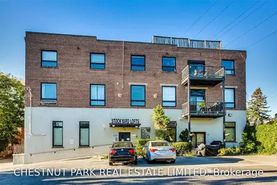 121 Prescott Avenue 17, Toronto W03, ON M6N 3G8