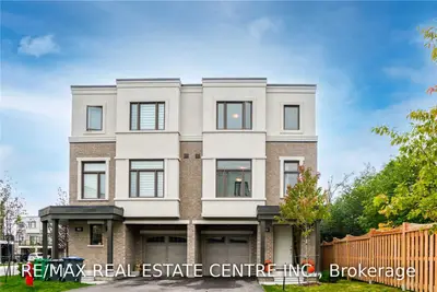 1803 Mitoff Place, Mississauga, ON L4W 0E8