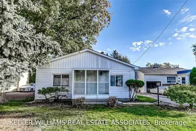 1031 Ogden Avenue, Mississauga, ON L5E 2G4