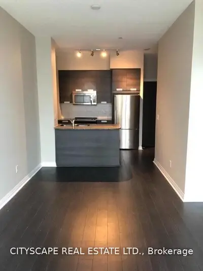 75 Eglinton Avenue W 303, Mississauga, ON L5R 0E5