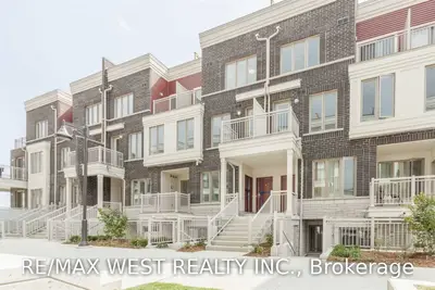120 Long Branch Avenue Th#9, Toronto W06, ON M8W 0B1