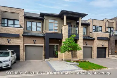 385 Athabasca Common Drive, Oakville, ON L6H 0H5
