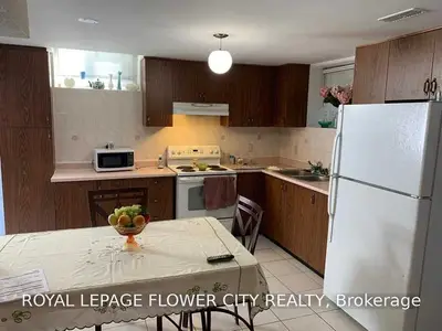 5688 Brightpool Crescent Bsmt, Mississauga, ON L5M 3W3