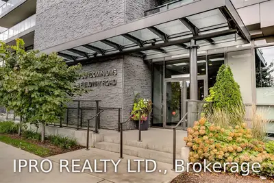 8 Fieldway Road 418, Toronto W08, On M8z 0c3