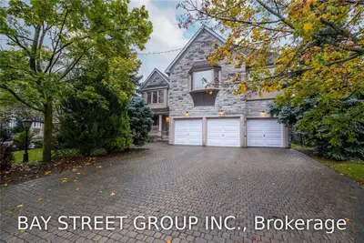 2379 Erin Centre Boulevard, Mississauga, ON L5M 5B2