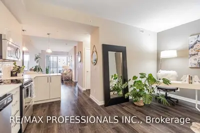 760 The Queensway 502, Toronto W07, ON M8Z 0E1