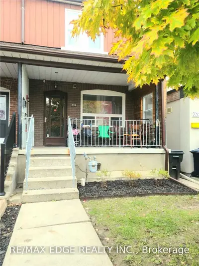 239 Harvie Avenue Main, Toronto W03, ON M6E 4K9