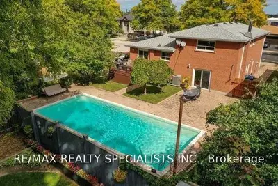 2220 Springfield Court, Mississauga, On L5k 1v2