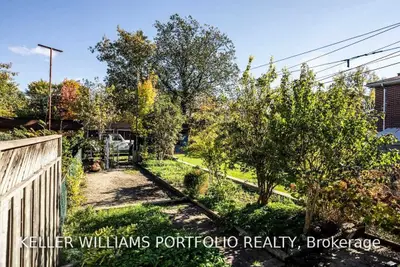 821 Gladstone Avenue, Toronto W02, ON M6H 3J7