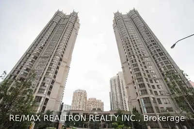 3880 Duke Of York Boulevard 818, Mississauga, ON L5B 4M7