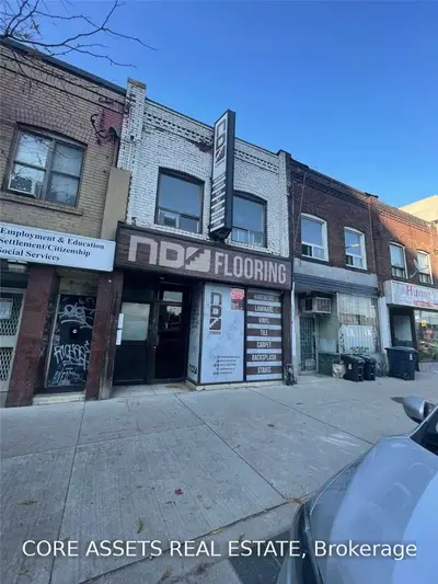 1754 St Clair Avenue W A, Toronto W03, ON M6N 1J3
