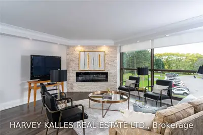 2010 Islington Avenue 306, Toronto W09, ON M9P 3S8