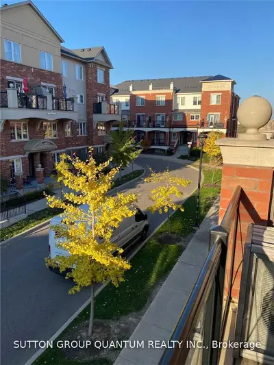 51 Hays Boulevard 15, Oakville, ON L6H 0J1