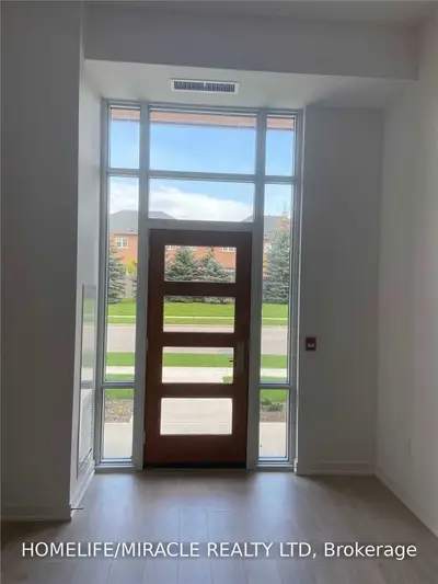 8 Nahani Way Th-130, Mississauga, ON L4Z 4J8