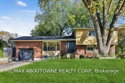 459 Lees Lane, Oakville, ON L6L 4S9