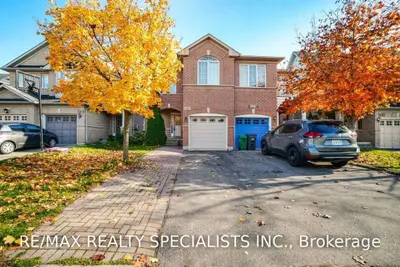 3276 Carabella Way Upper, Mississauga, ON L5M 6T4