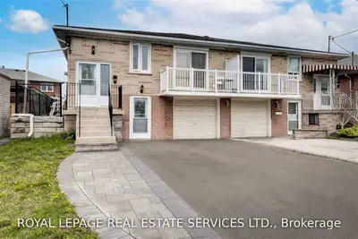 132 Grandravine Drive, Toronto W05, ON M3J 1B4