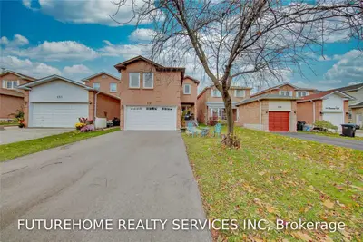 135 Clansman Trail, Mississauga, ON L4Z 3G9