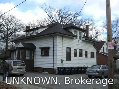 60 Long Branch Avenue Apt 1, Toronto W06, ON M8W 3J2