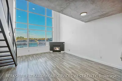 200 Manitoba Street 423, Toronto W06, ON M8Y 3Y9