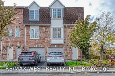 1525 South Parade Court 16, Mississauga, ON L5M 6E9