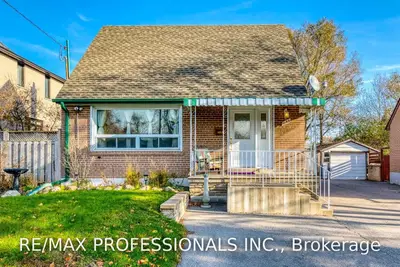 7135 Minotola Avenue, Mississauga, ON L4T 2S9