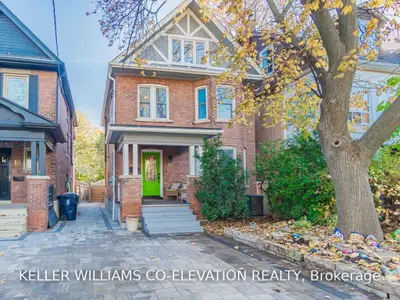 21 Rowland Street, Toronto W02, ON M6P 1M2