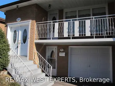 2407 Cashmere Avenue Lower, Mississauga, ON L5B 2M7