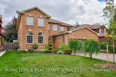 166 Mayla Drive, Oakville, ON L6H 3T4