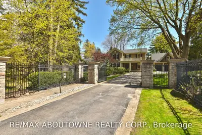 1118 Lakeshore Road E, Oakville, ON L6L 1G1