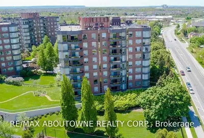 1905 Pilgrims Way 503, Oakville, ON L6M 2X2