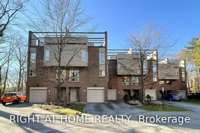 1250 Marlborough Court, Oakville, ON L6H 2W7